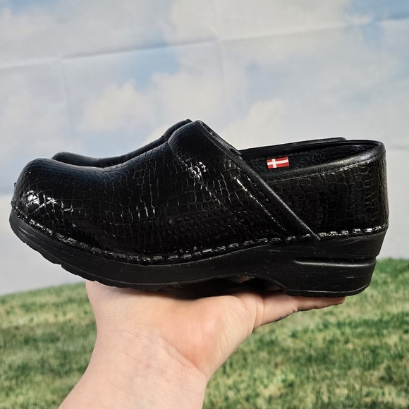 Sanita | Professional Genuine Patent Leather Snake Scale Clogs -Black- Size EU36 - Picture 8 of 15